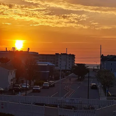 Family Friendly 2Br Condo With Large Balcony, Partial Ocean Views